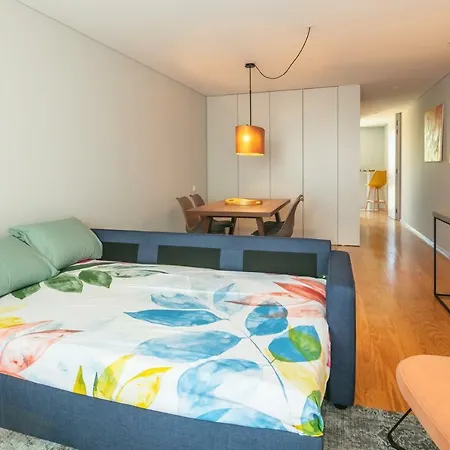 Insight Cedofeita- Parking, Balconies & Ac * 포르투