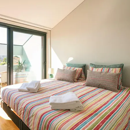 Insight Cedofeita- Parking, Balconies & Ac Apartman