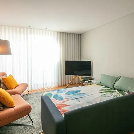 아파트 Insight Cedofeita- Parking, Balconies & Ac *