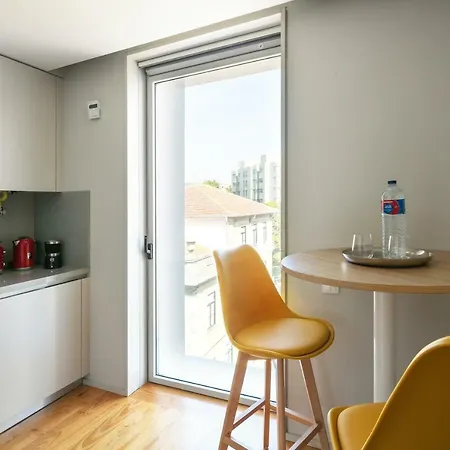 아파트 Insight Cedofeita- Parking, Balconies & Ac