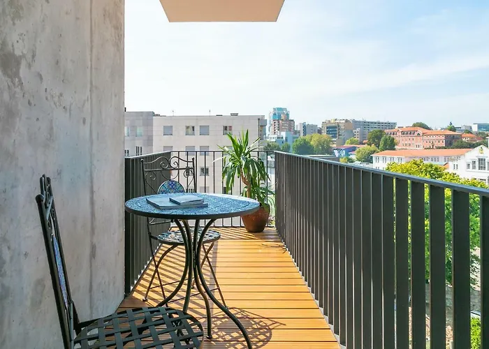 Insight Cedofeita- Parking, Balconies & Ac 波尔图