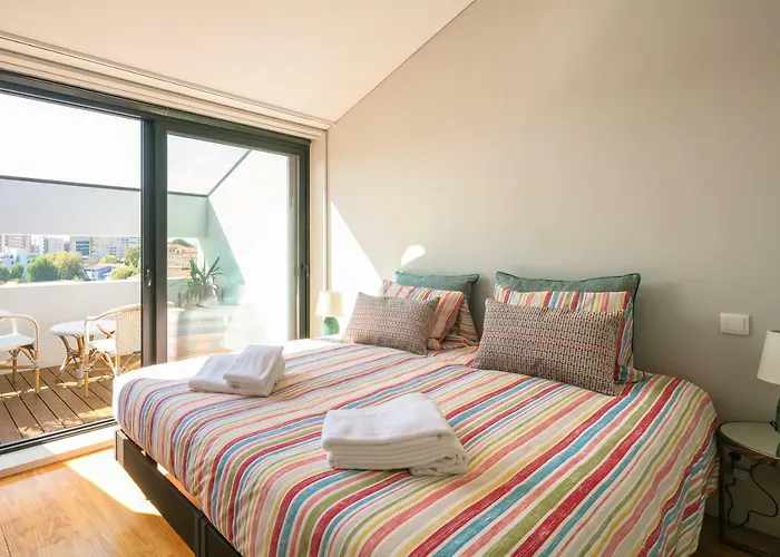 Insight Cedofeita- Parking, Balconies & Ac شقة