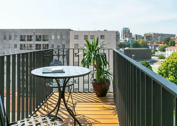 Insight Cedofeita- Parking, Balconies & Ac شقة