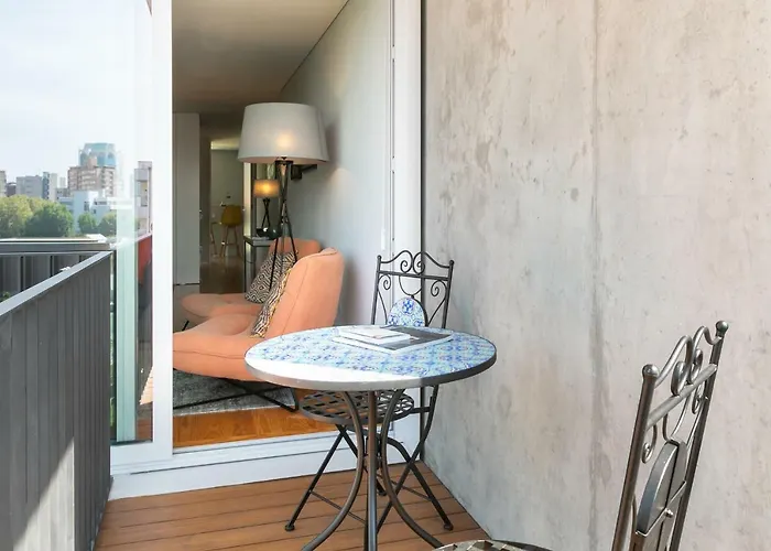 Insight Cedofeita- Parking, Balconies & Ac بورتو