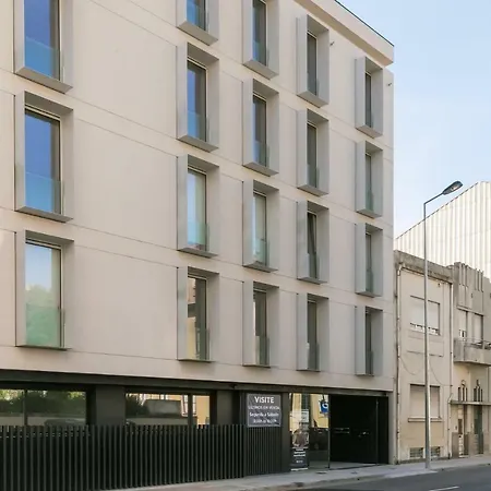 Insight Cedofeita- Parking, Balconies & Ac Порту